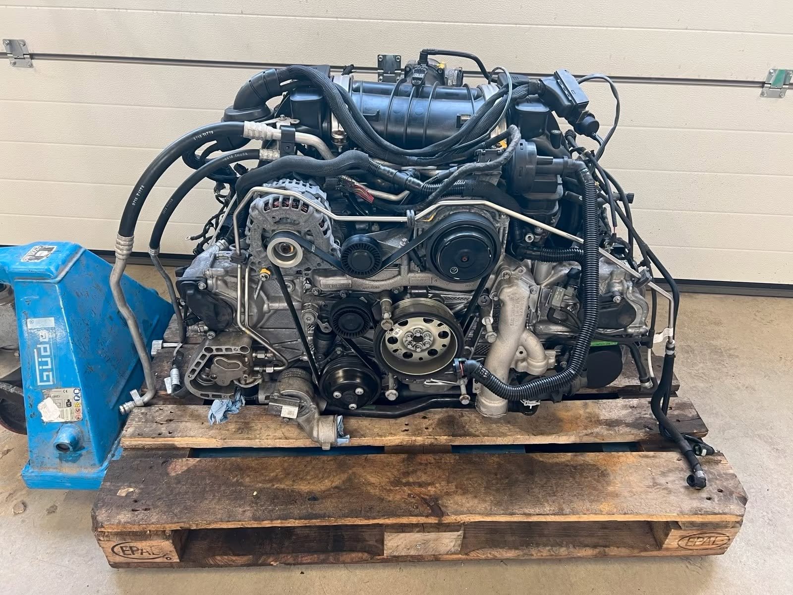 Porsche Boxter 2.7L MA1.22 (MA122) Complete Engine with Transmission - Image 2